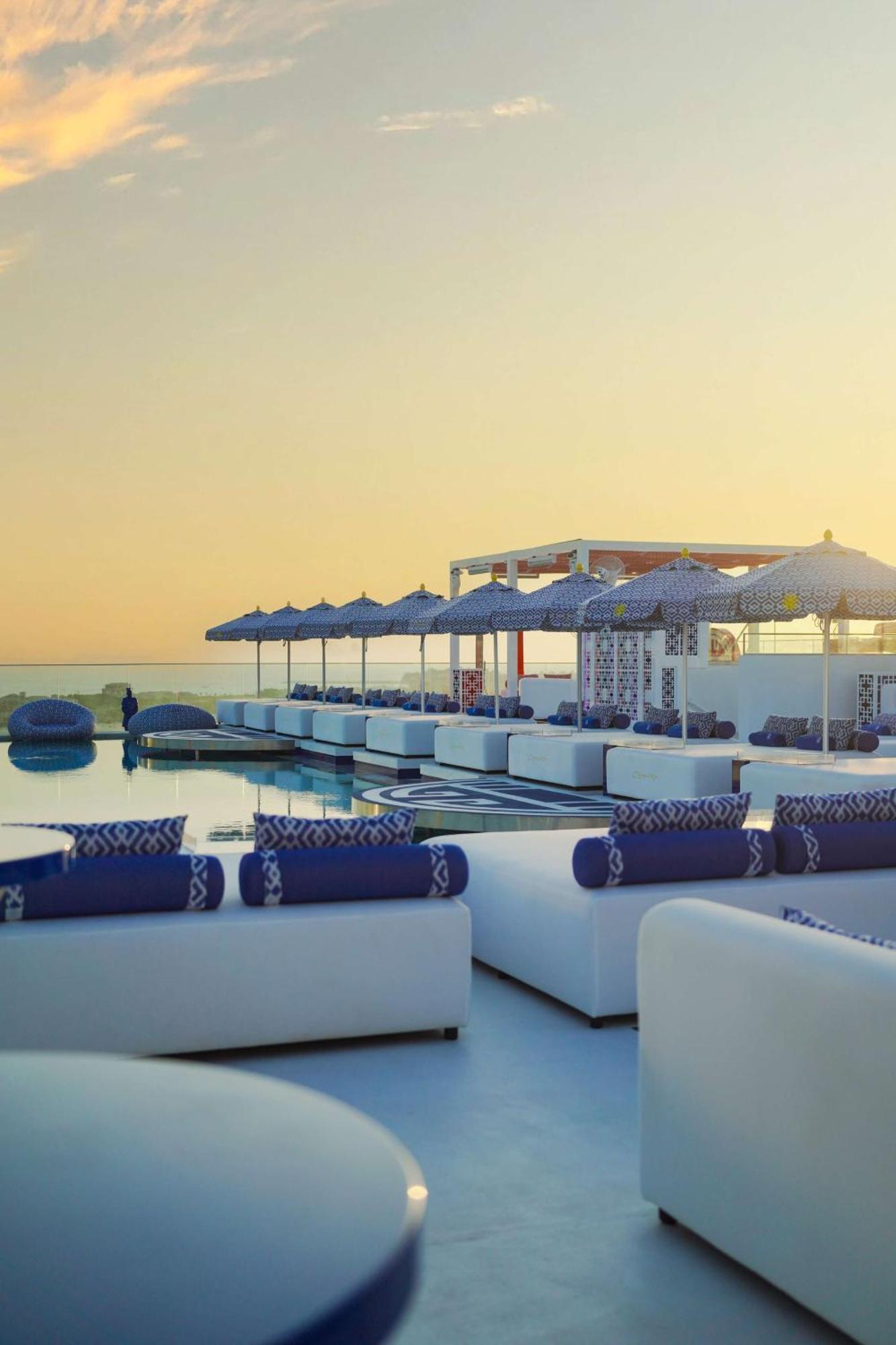 Radisson Beach Resort Palm Jumeirah Dubai Esterno foto